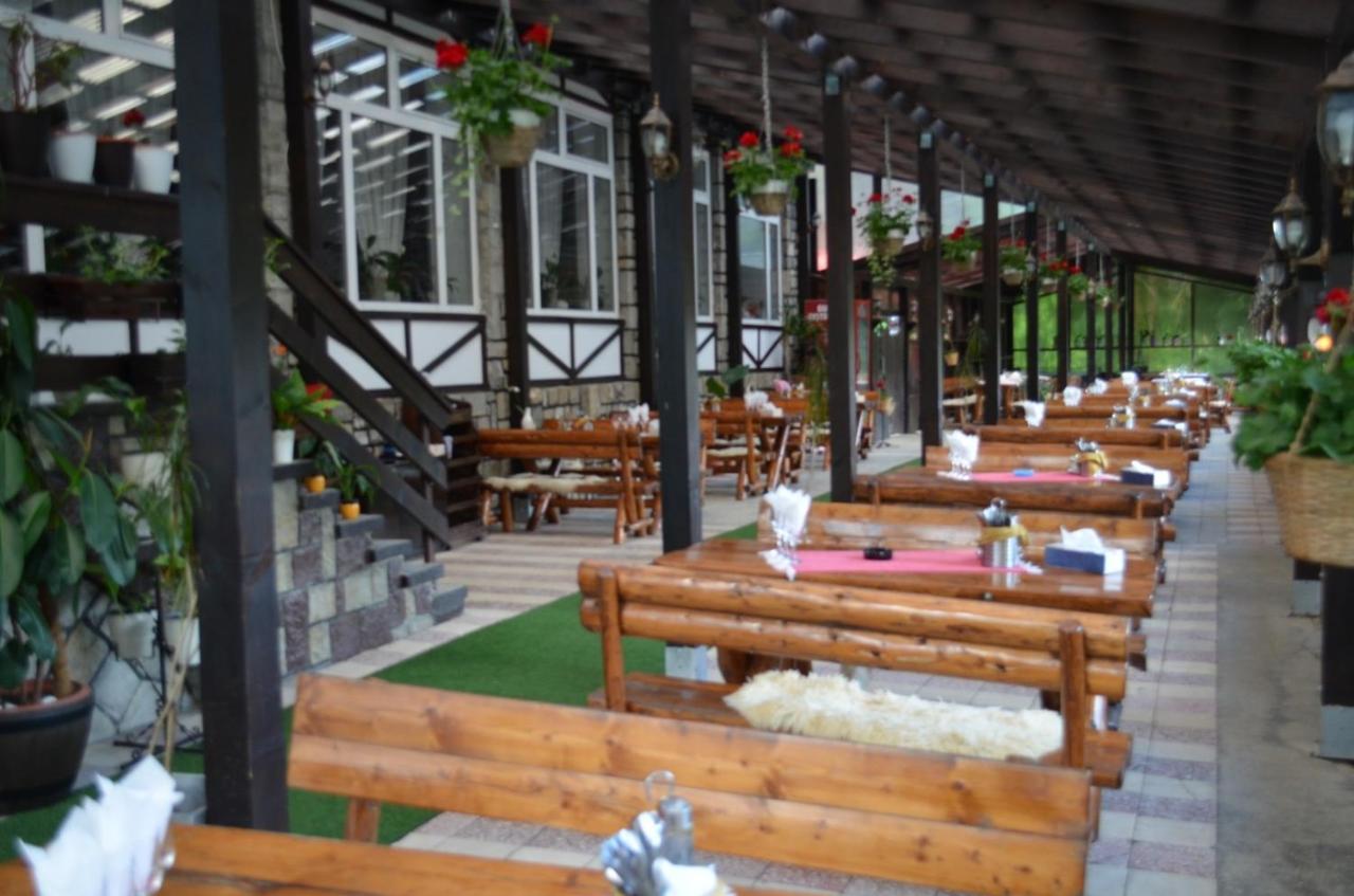 Hanul Izvorul Rece Sinaia Exterior foto